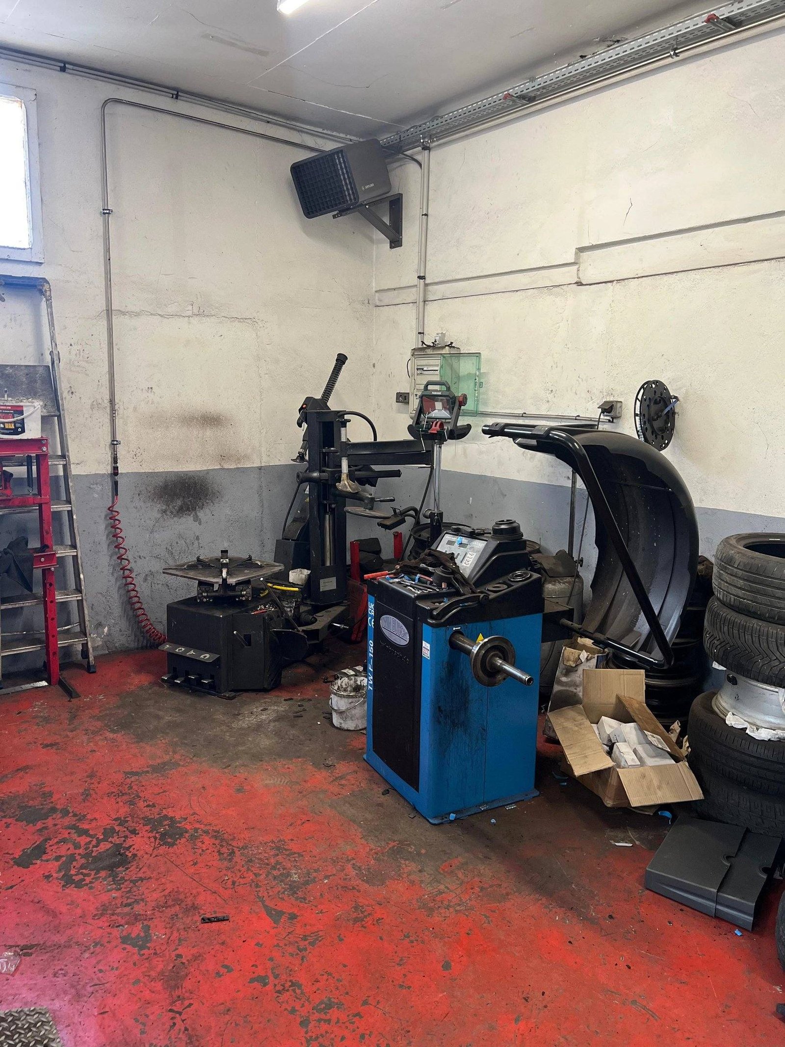 Atelier de montage de pneus à Gretz Armainvilliers avec accueil client et station de montage gratuite Gretz Pneu